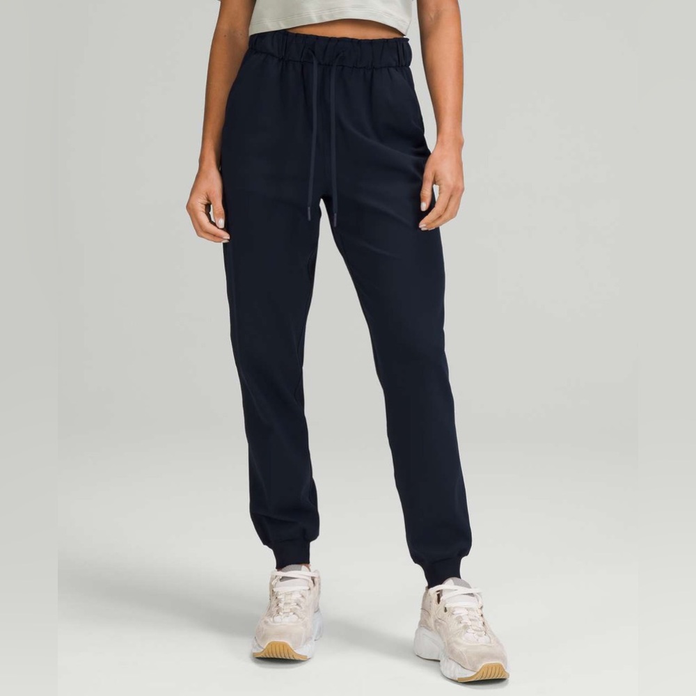 Lululemon Stretch High Rise Joggers in Luxtreme Navy, size 4